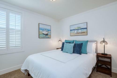 Quiet Coastal Get Away Home - Just Blocks From Ocean Beach And Restaurants