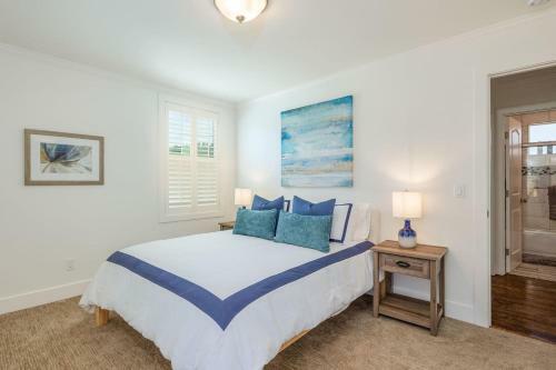 Quiet Coastal Get Away Home - Just Blocks From Ocean Beach And Restaurants