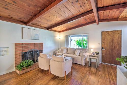 Inviting Home With Fire Pit About 1 Mi To Beach!