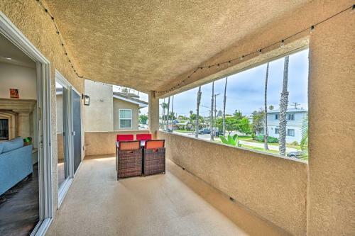 Oceanside Retreat With Balcony - Walk To Beach!
