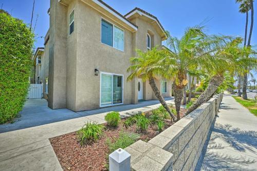 Oceanside Retreat With Balcony - Walk To Beach!