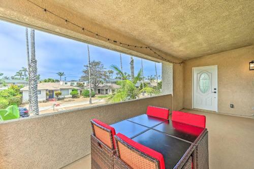Oceanside Retreat With Balcony - Walk To Beach!