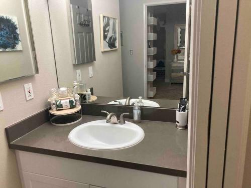 Luxury Apartment Near Rose Bowl