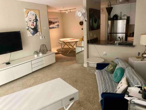 Luxury Apartment Near Rose Bowl