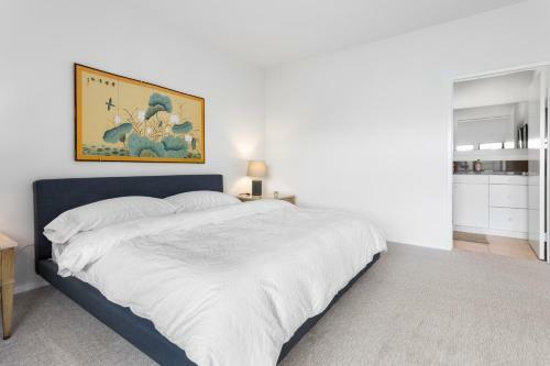 Modern Views 30 Day Minimum Townhouse