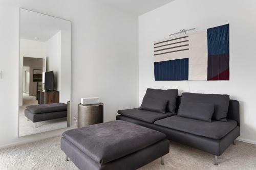 Modern Views 30 Day Minimum Townhouse