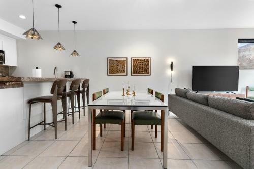 Modern Views 30 Day Minimum Townhouse