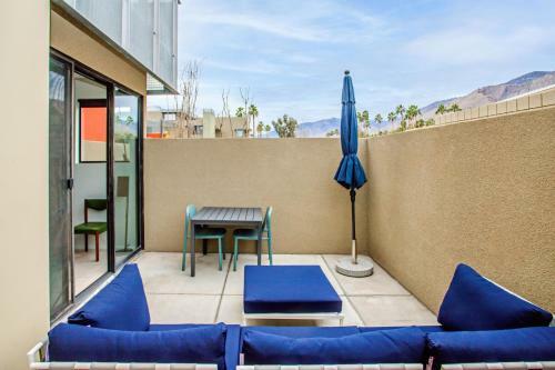 Modern Views 30 Day Minimum Townhouse