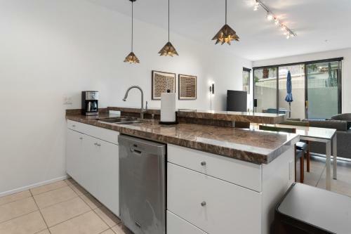 Modern Views 30 Day Minimum Townhouse