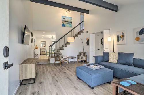 Modern Palm Springs Getaway Near Golf Courses