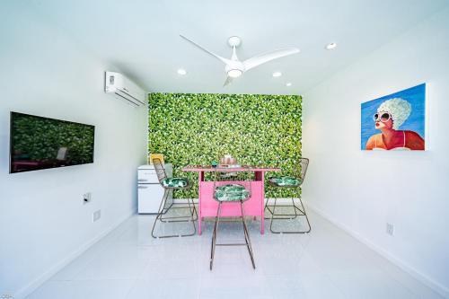 Dreamland Hideaway