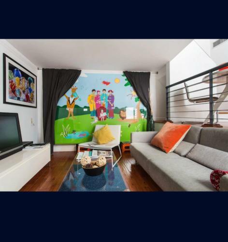 Beverly Hills Modern Guest House