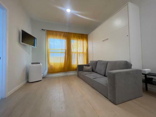 New Dtla Apartment W/private Parking