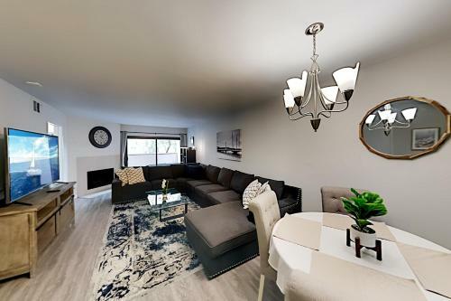 Hotel Pacific Cove Unit 111