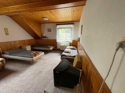 Hostal Penzion - Restaurace U Skrbl�ka