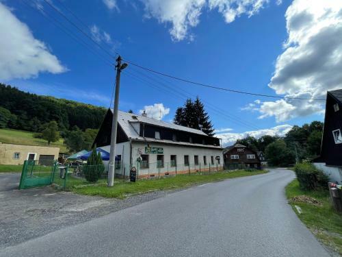 Hostal Penzion - Restaurace U Skrbl�ka