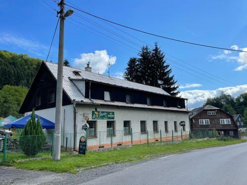 Hostal Penzion - Restaurace U Skrbl�ka