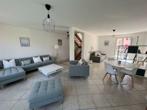 Magnifique Villa Avec Piscine, 10 Mn De Gen�ve