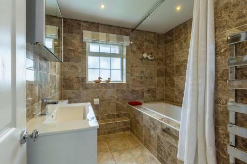 Charming 3-bed House In Lytham Saint Annes