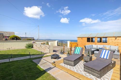 Altido Aurora House: Hot Tub & Sea View