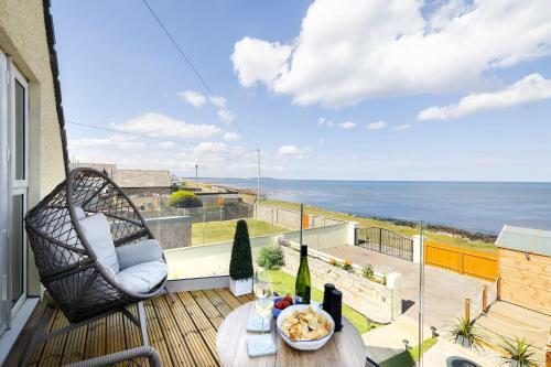 Altido Aurora House: Hot Tub & Sea View