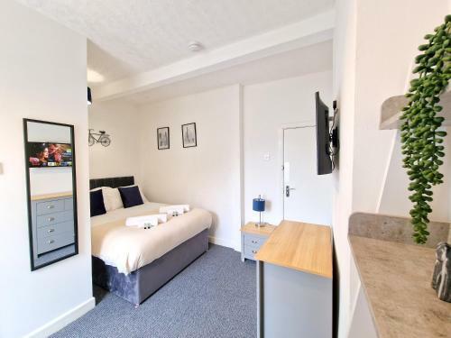 Burnley Terraced House By Bevolve - Free Parking