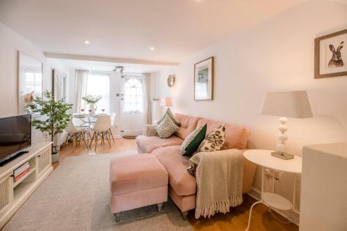 Holly Cottage