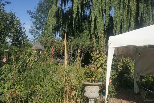 Apartamento West Cottage Cosy Bedsit Stay.
