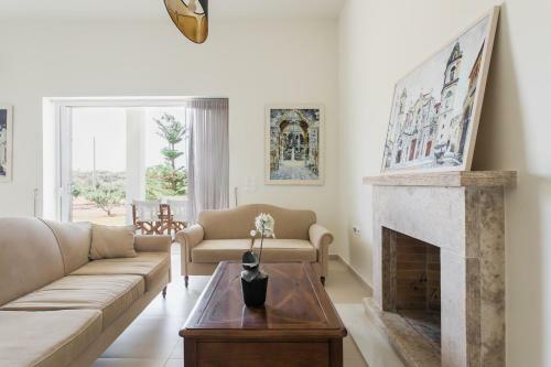 Villa 8bd Beach House With Outdoor Jacuzzi By The Olon