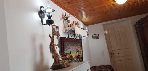 Lourantianika House
