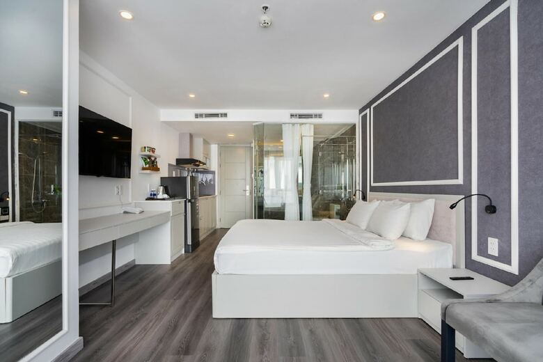 Sunland Hotel