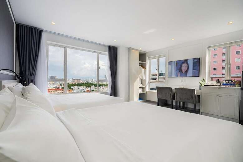 Sunland Hotel