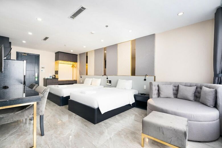 Sunland Hotel