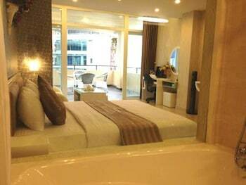 Luxury Hotel