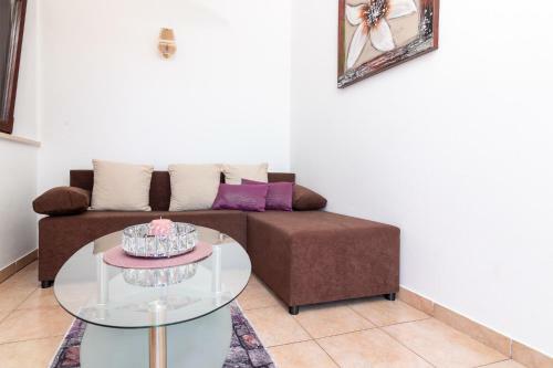 Apartment Slavica With Private Balcony And Parking Lot