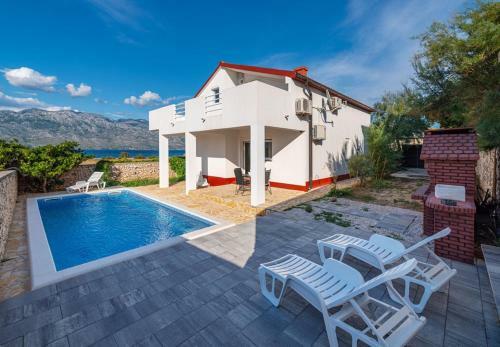 Holiday Home Dali - With Pool