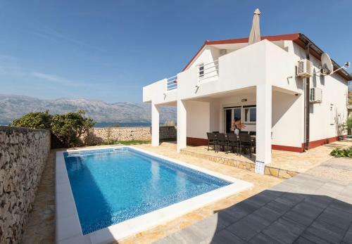 Holiday Home Dali - With Pool