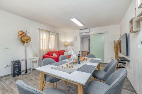 Holiday House Krase With Private Pool