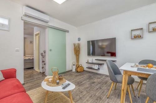 Holiday House Krase With Private Pool