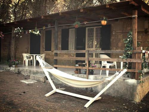 Rustic Bungalow In Isola Di Capo Rizzuto With Garden