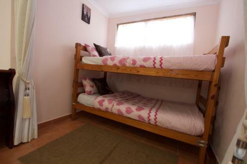 Hostal At Cheryl's Guesthouse