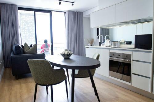 Ellipse Executive Apartment - Green