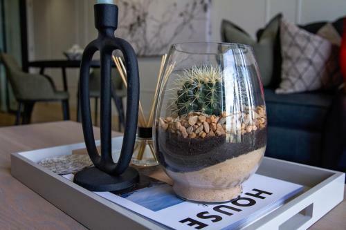 Ellipse Executive Apartment - Green