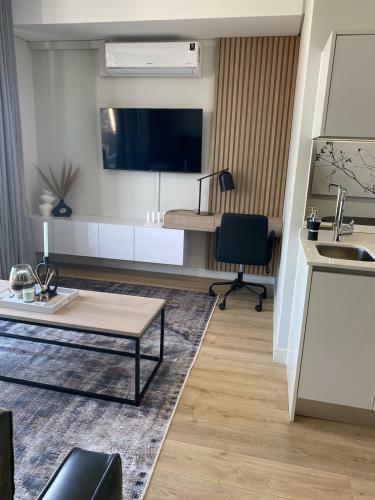 Ellipse Executive Apartment - Green