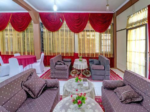 Hotel Oyo 91480 Putridapisa Syariah
