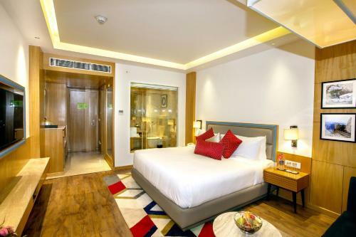 Hotel Ramada By Wyndham Katra Station Road