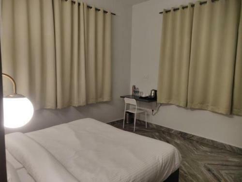 Hotel Dakghar 606