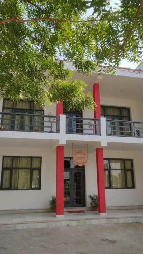 Hotel Dakghar 606