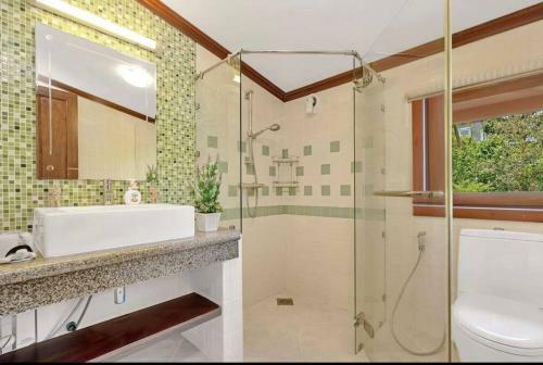 Large 5 Bedroom Seaview Pool Villa