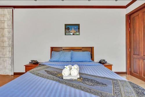 Large 5 Bedroom Seaview Pool Villa